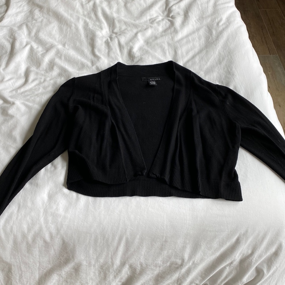 Large black cropped open shell